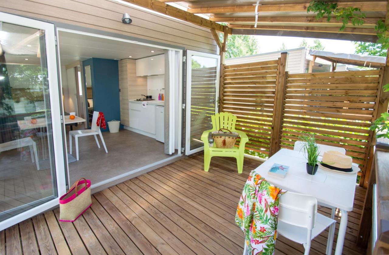 Camping Les Hautes Prairies Lourmarin Dış mekan fotoğraf