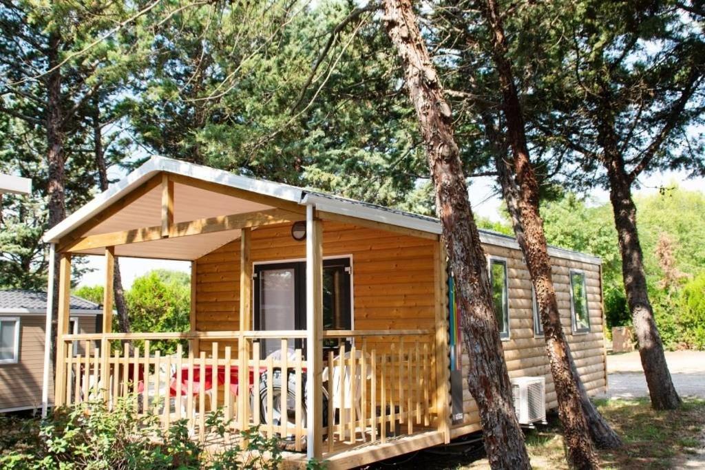 Camping Les Hautes Prairies Lourmarin Dış mekan fotoğraf